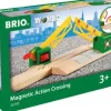 BRIO Tracks - Magnetic Action Crossing